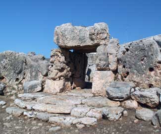 Facade of the temple at Ta Hagret