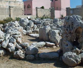 Ta Hagrat.Small Temple