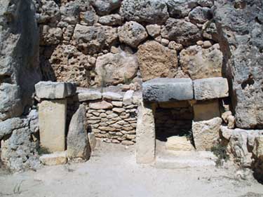 Table Niche in Apse 14 (as it survives)