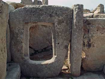 Porthole leading to Apse 2