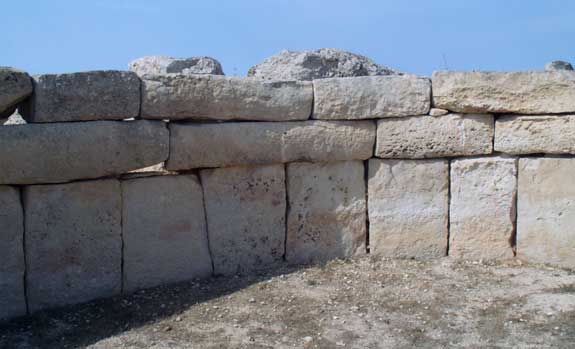 North Temple. Masonry in Room 8