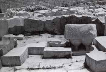 Tarxien South. Statue in Apse 2