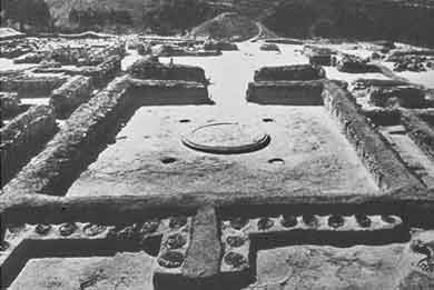 View along Axis of Megaron and Main Building. From Northwest. 1960 (photograph by Alison Frantz)