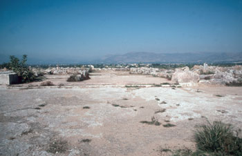 Tiryns. Courtyard (2)