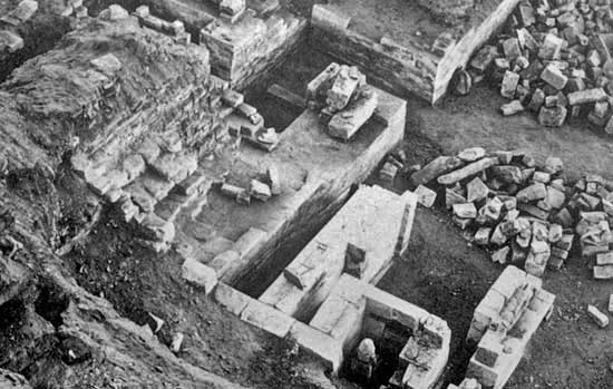 Overhead View of the Serdab and the Seated Statue of Djoser