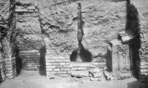 Altar in No. 4 Paternoster Row